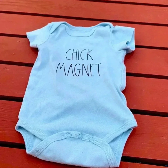 Five for 25 Rae Dunn 100% cotton onesie in excellent used condition - Picture 1 of 3